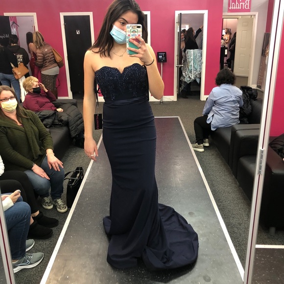 PROM DRESS!! - Picture 2 of 4